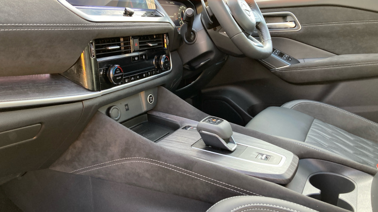 Nissan Qashqai 1.3 DiG-T MH 158 Tekna+ 5dr Xtronic Petrol Hatchback